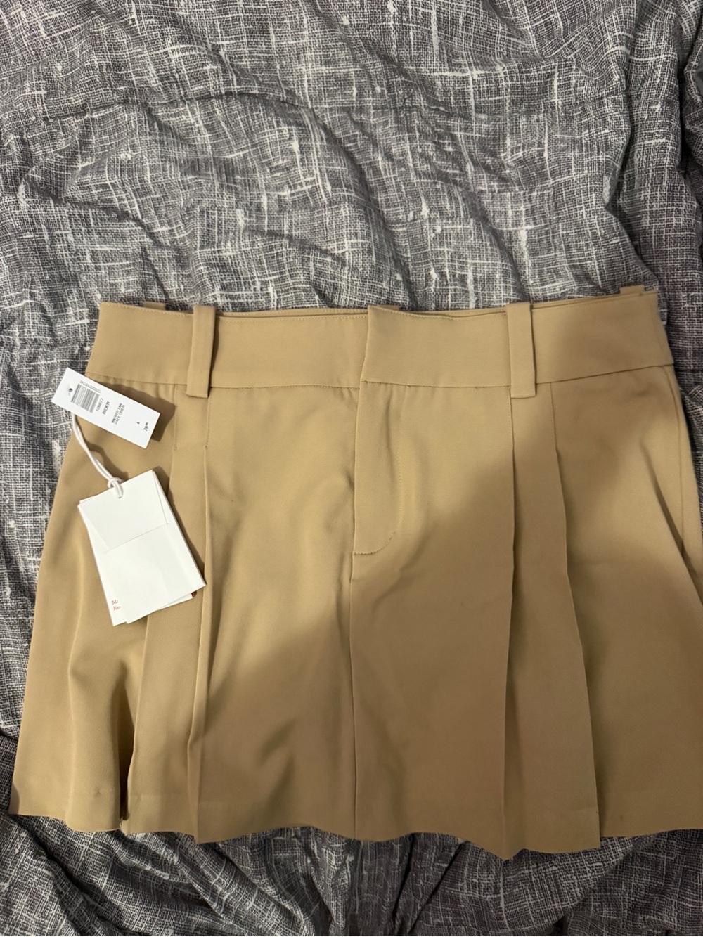 BRAND NEW ARITZIA SKIRT